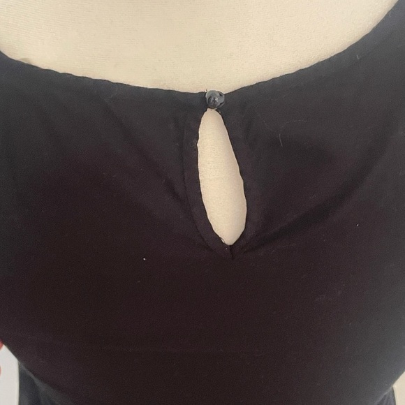 🏷️H&M Girl’s Layered Ruffled Black Blouse - Picture 2 of 3